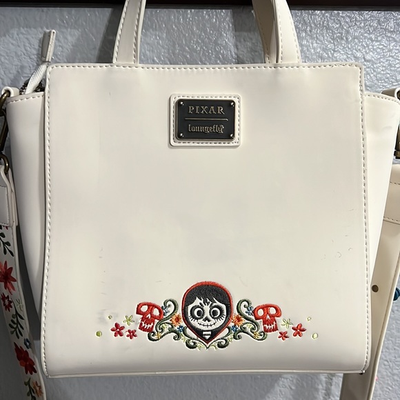 Loungefly Coco Guitar Bag - Picture 4 of 6